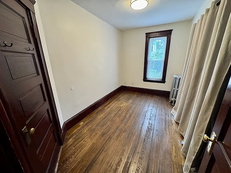 9 Fairfield St #1L — Photo 5
