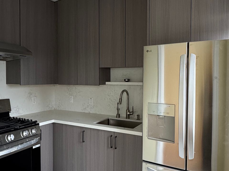 1st image of 2410 San Mateo St #8
