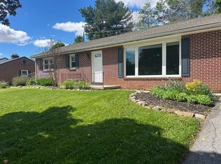 263 Briar Ln, Chambersburg, PA 17202