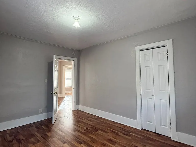 1911 Park Ave — Photo 4