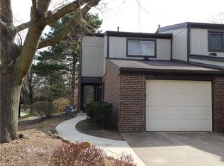 931 Trimble Dr, Akron, OH