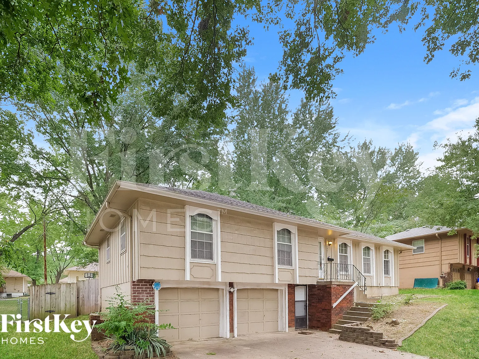 3 bed, 2.0 bath, 1296 sqft, $1,720 — Photo 1