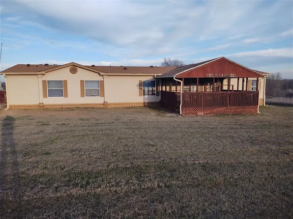 715 N Carnegie St, Carnegie, OK 73015