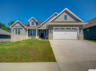 3393 Peach Tree Ln, Dubuque, IA 52002