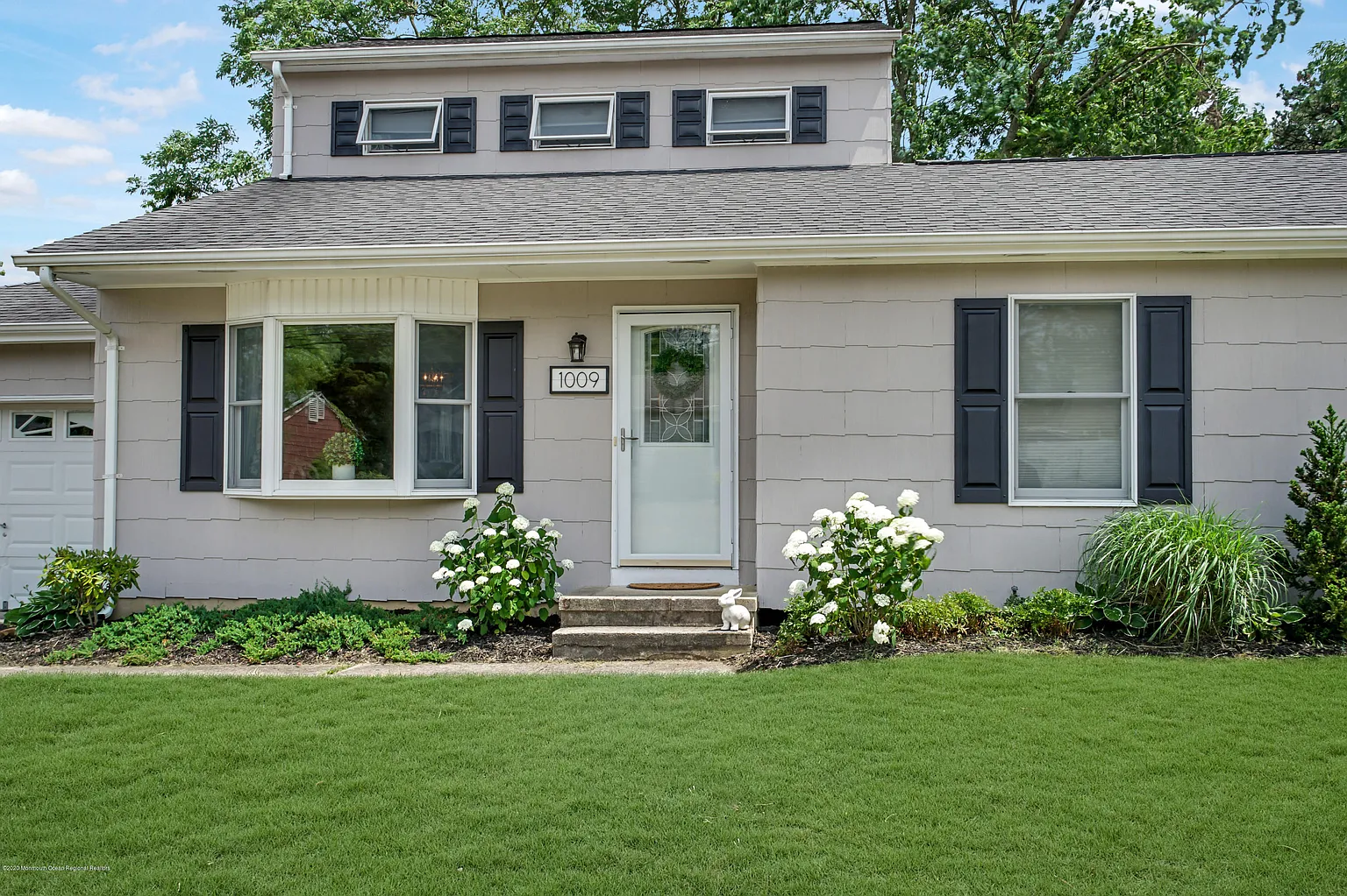 1009 Surf Ave photo 1