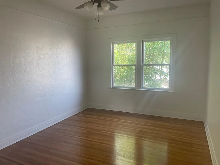 672 Euclid Ave #1/2 — Photo 34