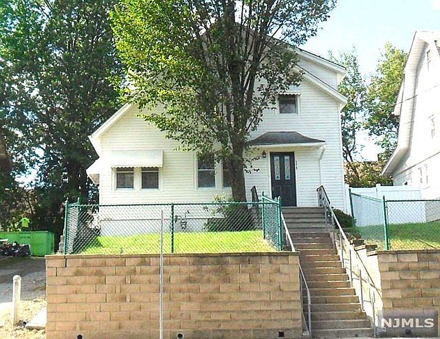 1st image of 375 Essex St