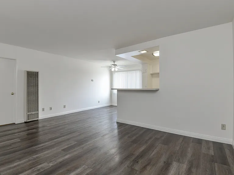 1799 N Hollywood Way #H — Photo 4