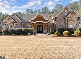 1890 Holman Rd, Hoschton, GA 30548