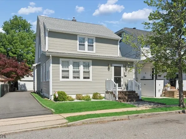 79 Franklin Pl, Totowa Boro, NJ 07512