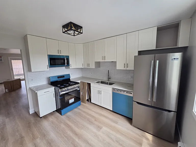 529 W Dempster St #2E — Photo 1