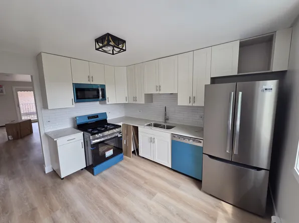 529 W Dempster St #2E, Mount Prospect, IL 60056