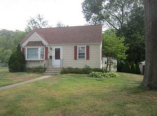 41 Woodland Rd, East Greenwich, RI 02818