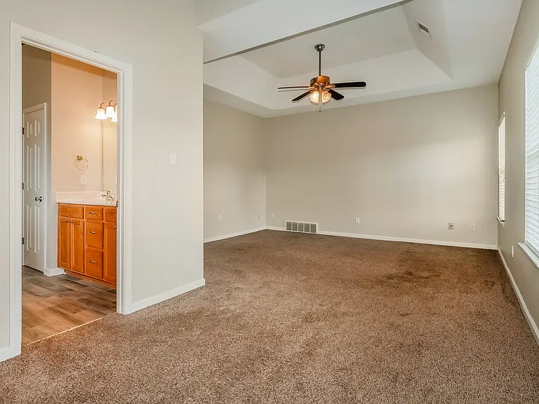 5820 Lillian Bend Dr — Photo 10