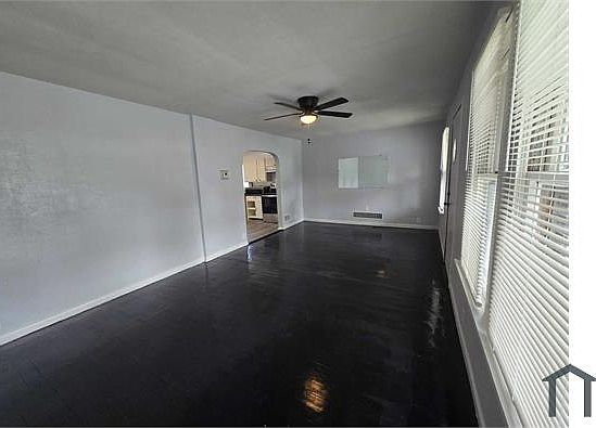 4th image of 1135 Canaan Ave