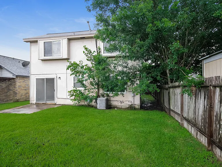 16111 Rosenridge Dr — Photo 25
