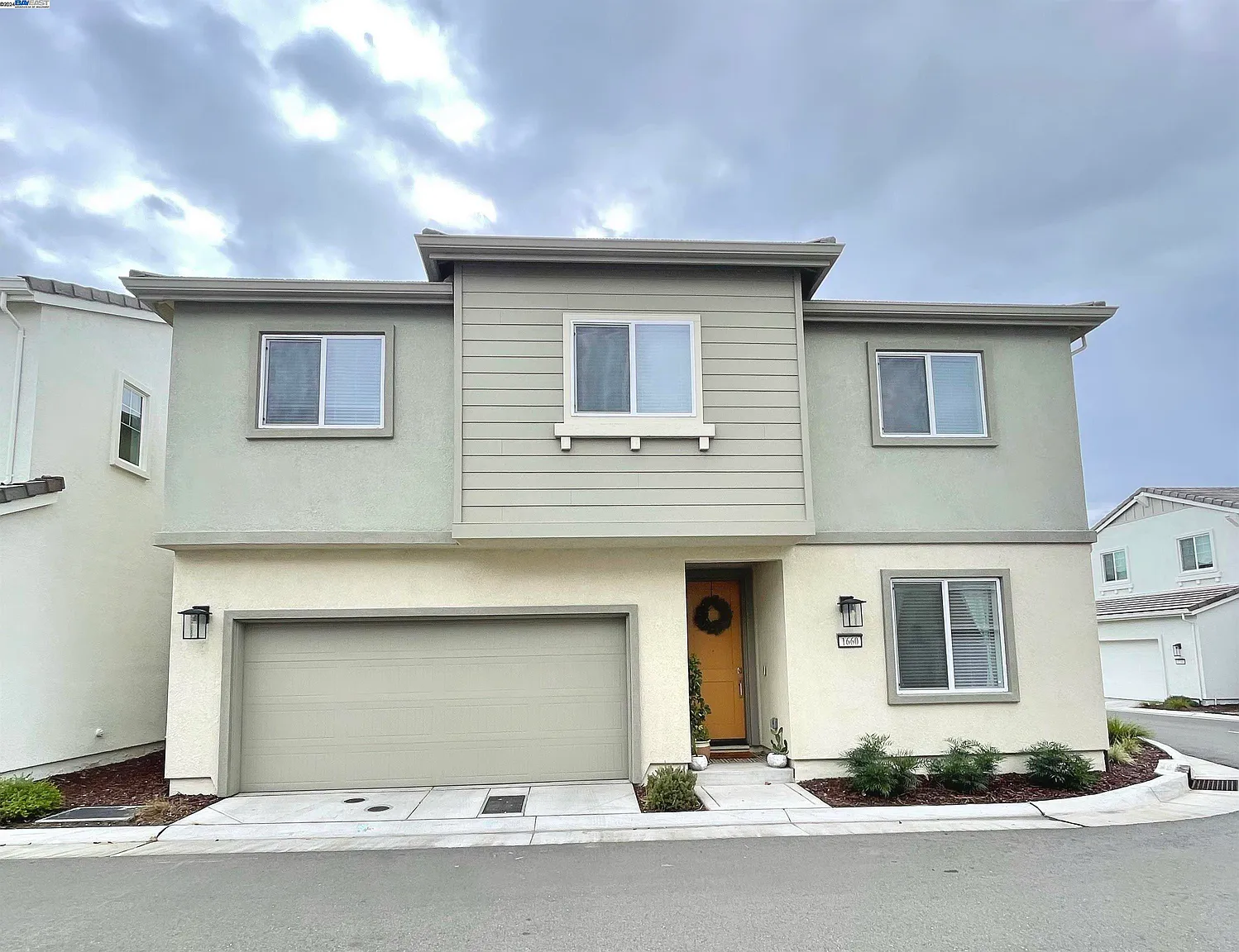 1660 Chanticleer Ln photo 1