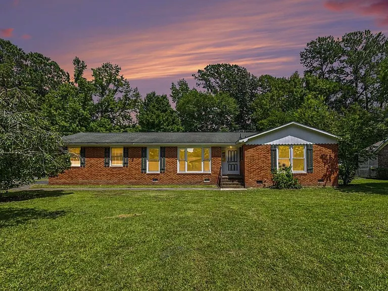 130 Sandtrap Rd — Photo 1