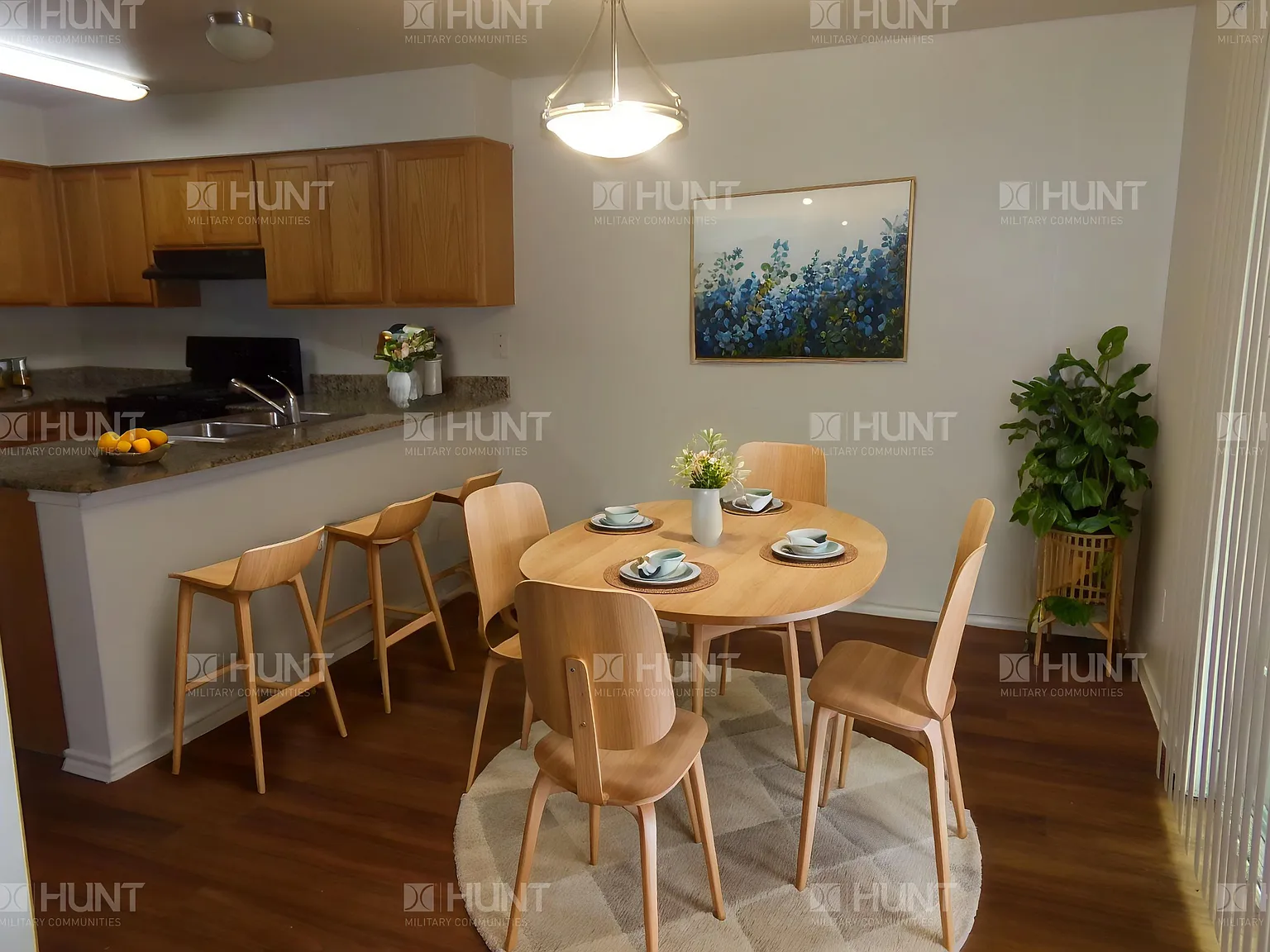 3 bed, 2.5 bath, 1310 sqft, $1,477 — Photo 3
