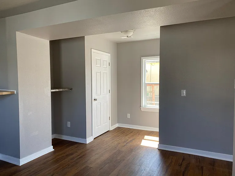 1208 Taylor Ave — Photo 6