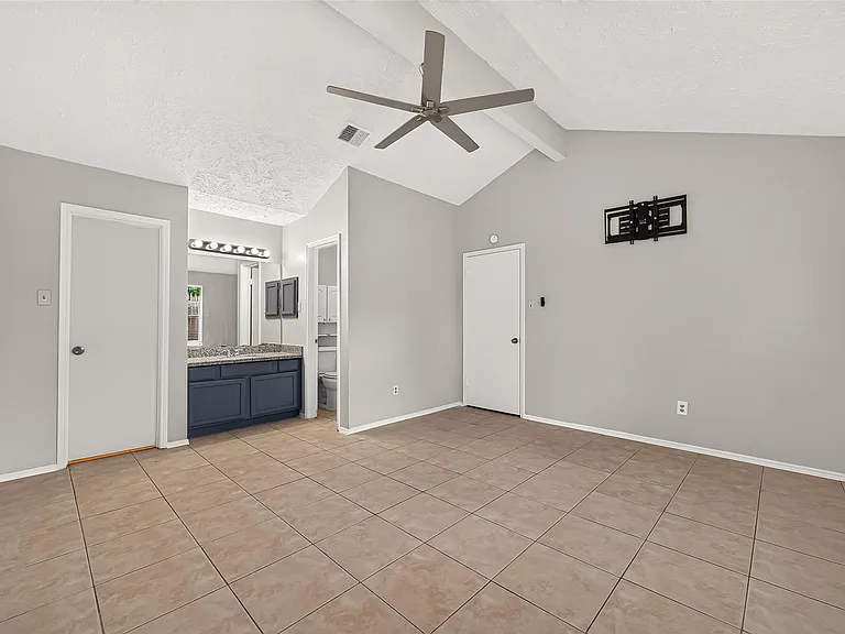 19942 Great Elms Dr — Photo 16