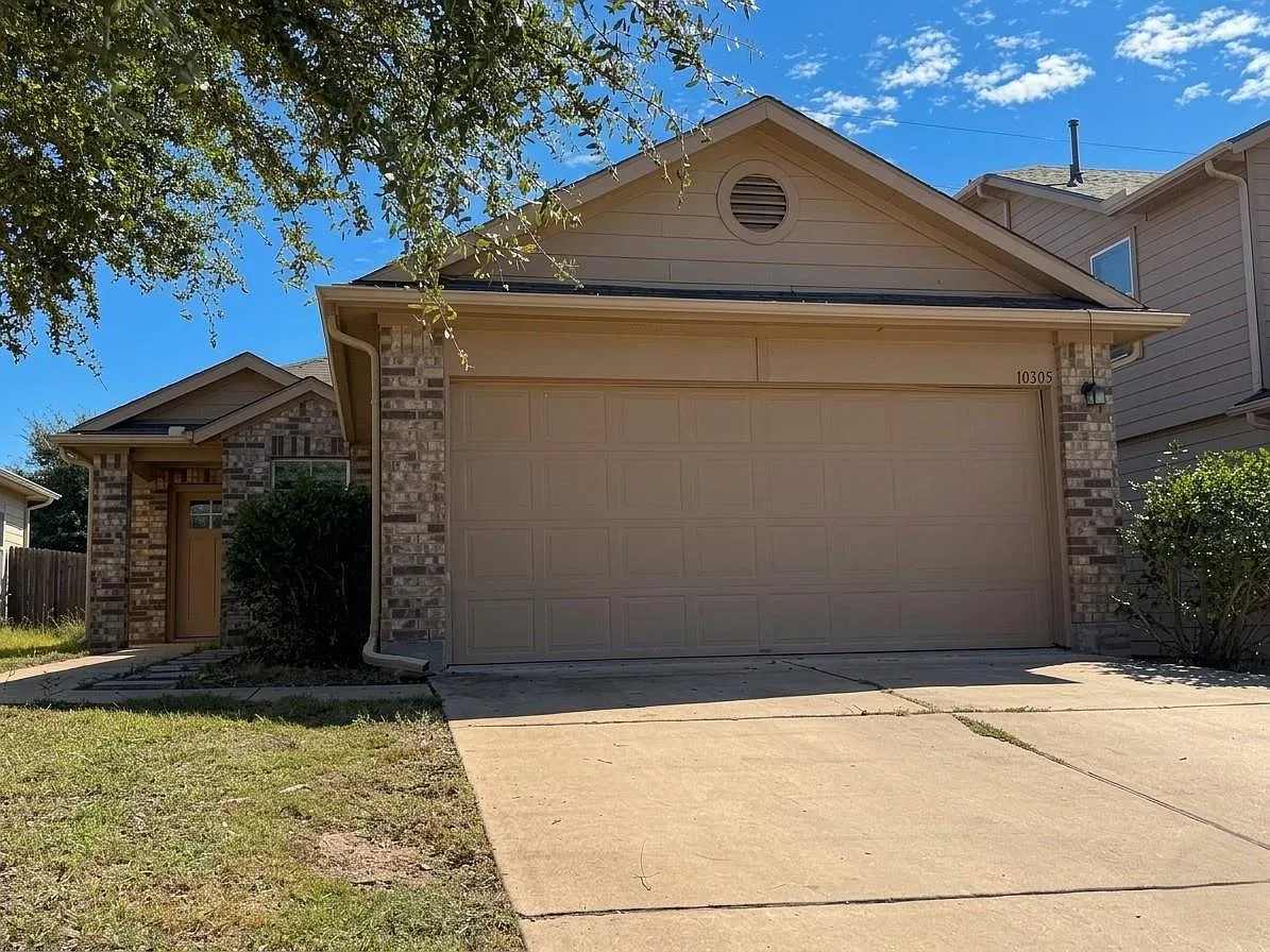 3 bed, 2.0 bath, 1368 sqft, $1,975 — Photo 2