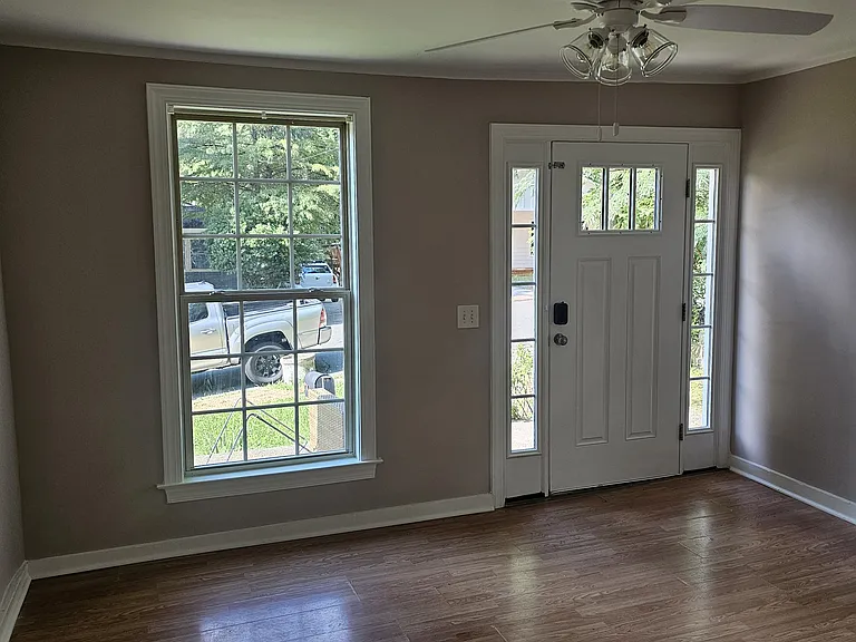 300 Knolls St — Photo 22