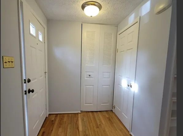 7974 Tyson Oaks Cir, Vienna, VA 22182