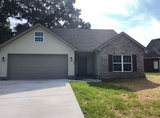 105 Anniston Ct, Tullahoma, TN 37388