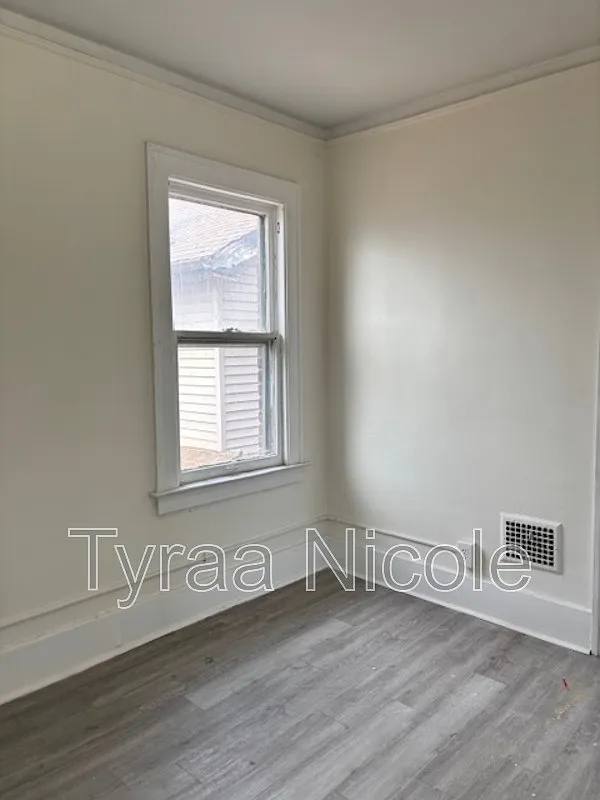 2 bed, 1.0 bath, 900 sqft, $950 — Photo 4