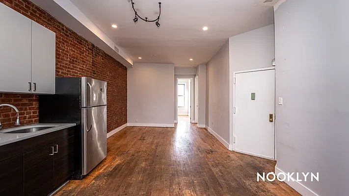 Rented by Nooklyn NYC LLC | media 30