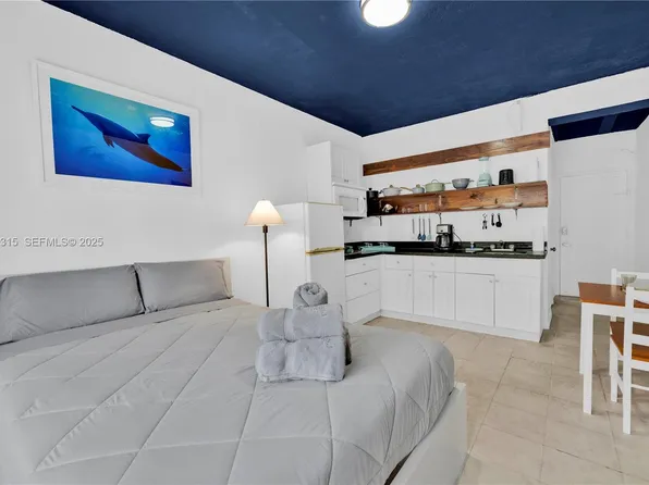 255 W 24th St APT 302, Miami Beach, FL 33140