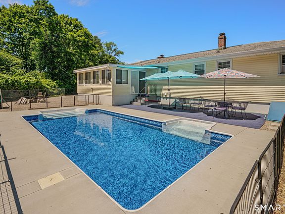 4th image of 25 Sandy Hollow Drive
