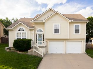 1108 NW Scenic Dr, Grain Valley, MO 64029