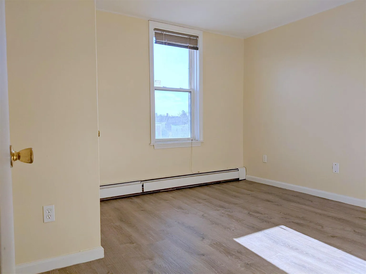 2 bed, 775 sqft, $3,000 — Photo 4