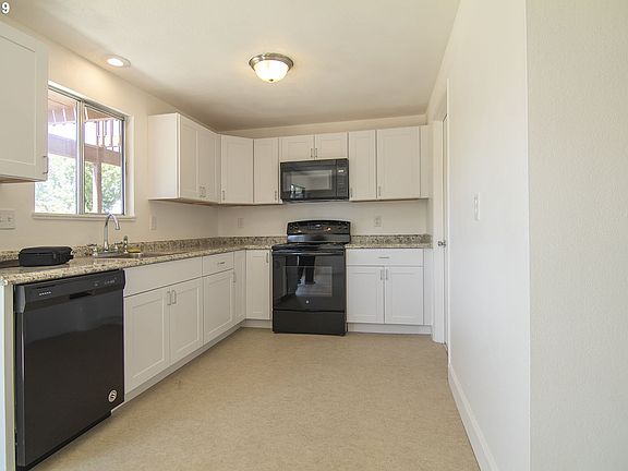 5th image of 1022 NE 63rd St