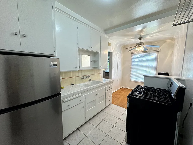 1271 N. Crescent Heights Blvd — Photo 17