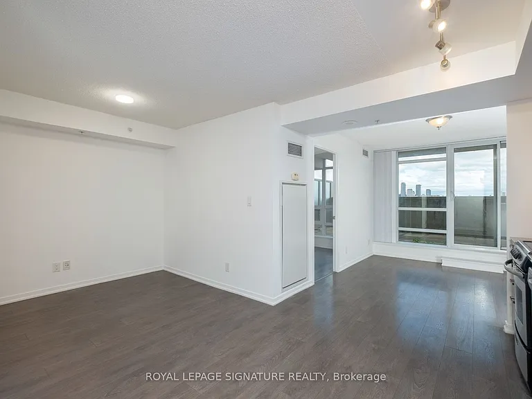 68 Abell St #923 — Photo 9