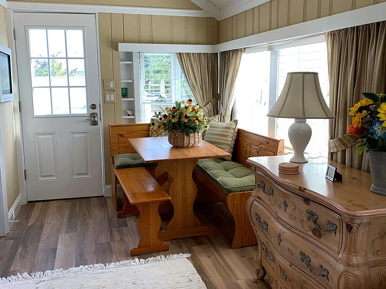 7 Kerr Ave #2 — Photo 14