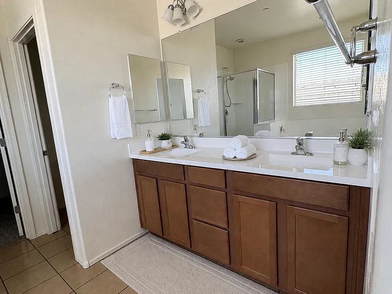 21221 W Berkeley Rd — Photo 13