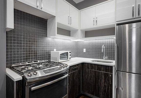 2nd image of 441 Franklin Ave #1