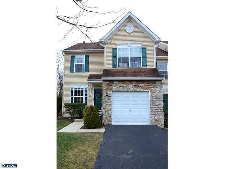 1013 Andrew Way photo 1