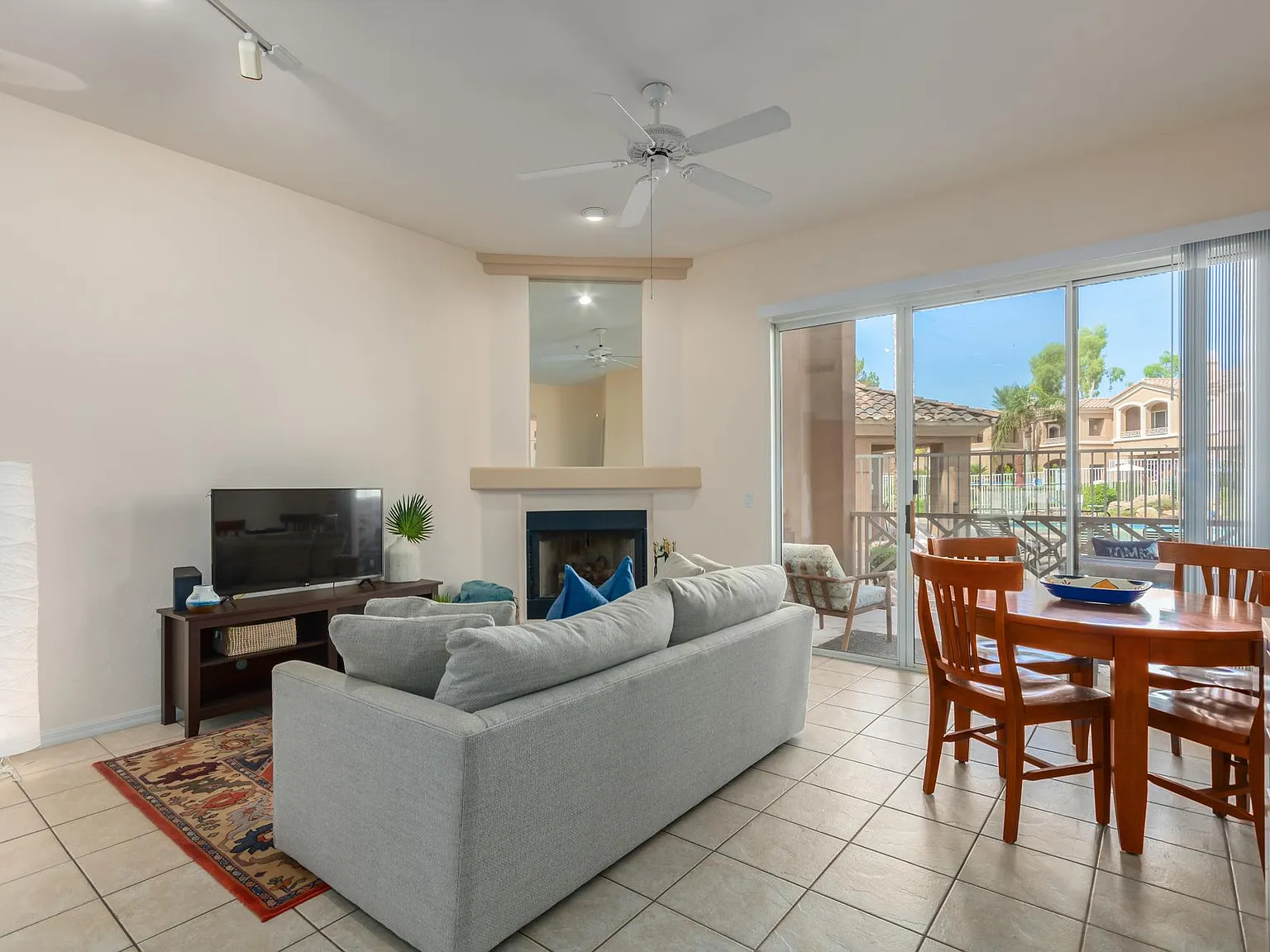 3800 S Cantabria Cir — Photo 2
