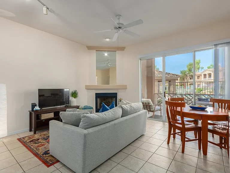 3800 S Cantabria Cir — Photo 2
