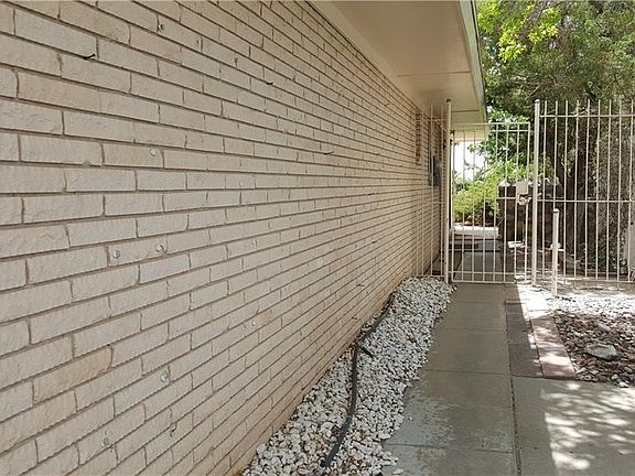 3rd image of 449 Borealis Ln