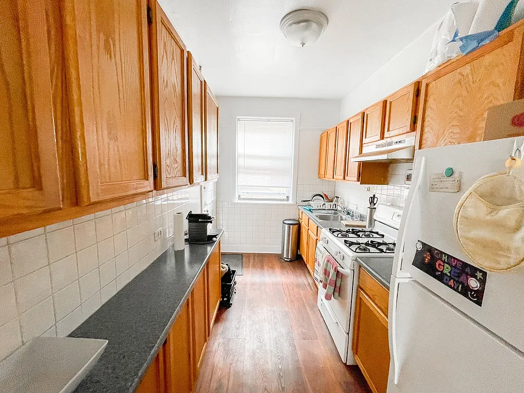 609-17 N. Sheridan Rd. — Photo 2