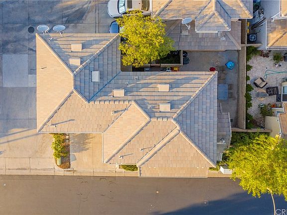 2nd image of 28478 Mayfair Dr