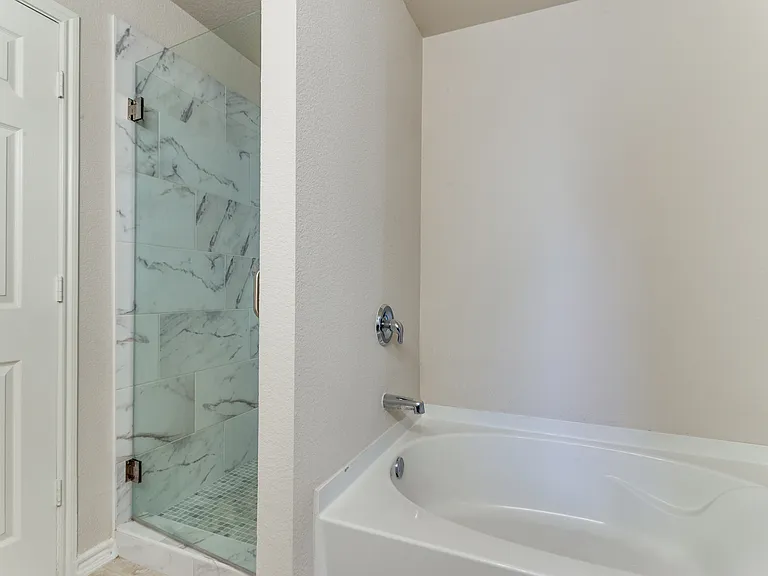 1145 Maplewood Ln — Photo 22