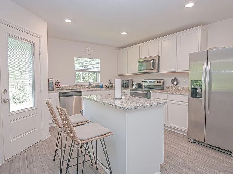 695 Bay Leaf Dr #MAIN — Photo 5