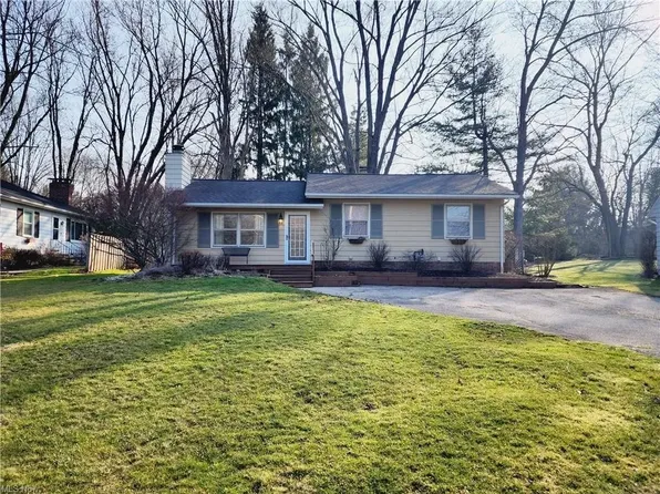 118 Fairview Rd, Chagrin Falls, OH 44022